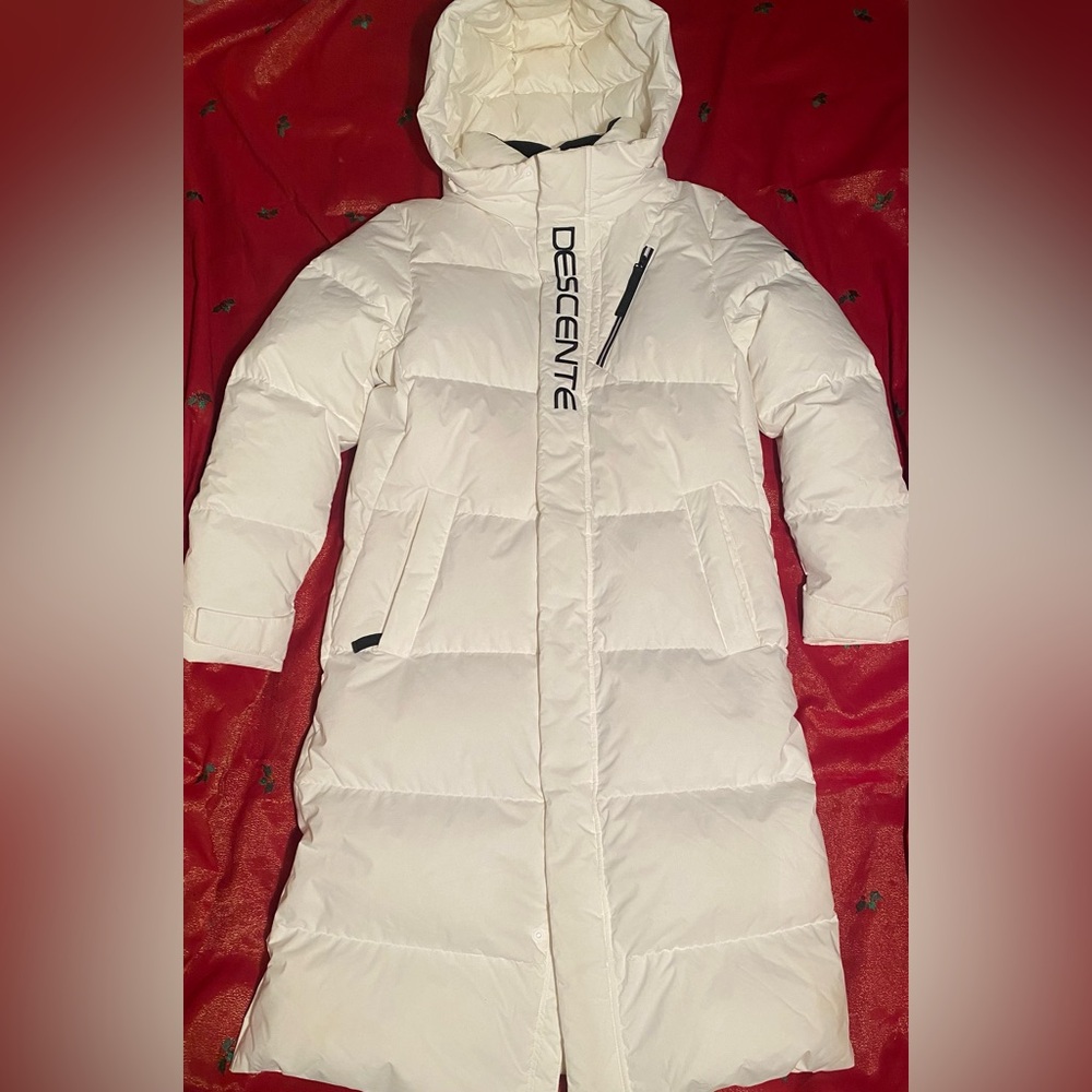 White 100% Goose Down Descente Winter Coat